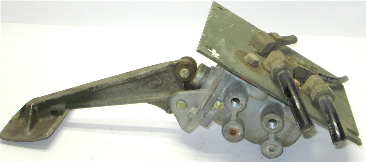HEM-338 | HEM-338 Treadle Valve Assembly with Brake Pedal HEMTT M978 M983 M984 M984A1 (13).JPG
