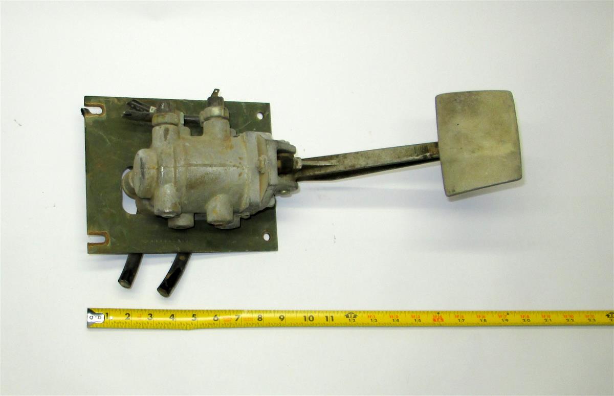 HEM-338 | HEM-338 Treadle Valve Assembly with Brake Pedal HEMTT M978 M983 M984 M984A1 (2).JPG