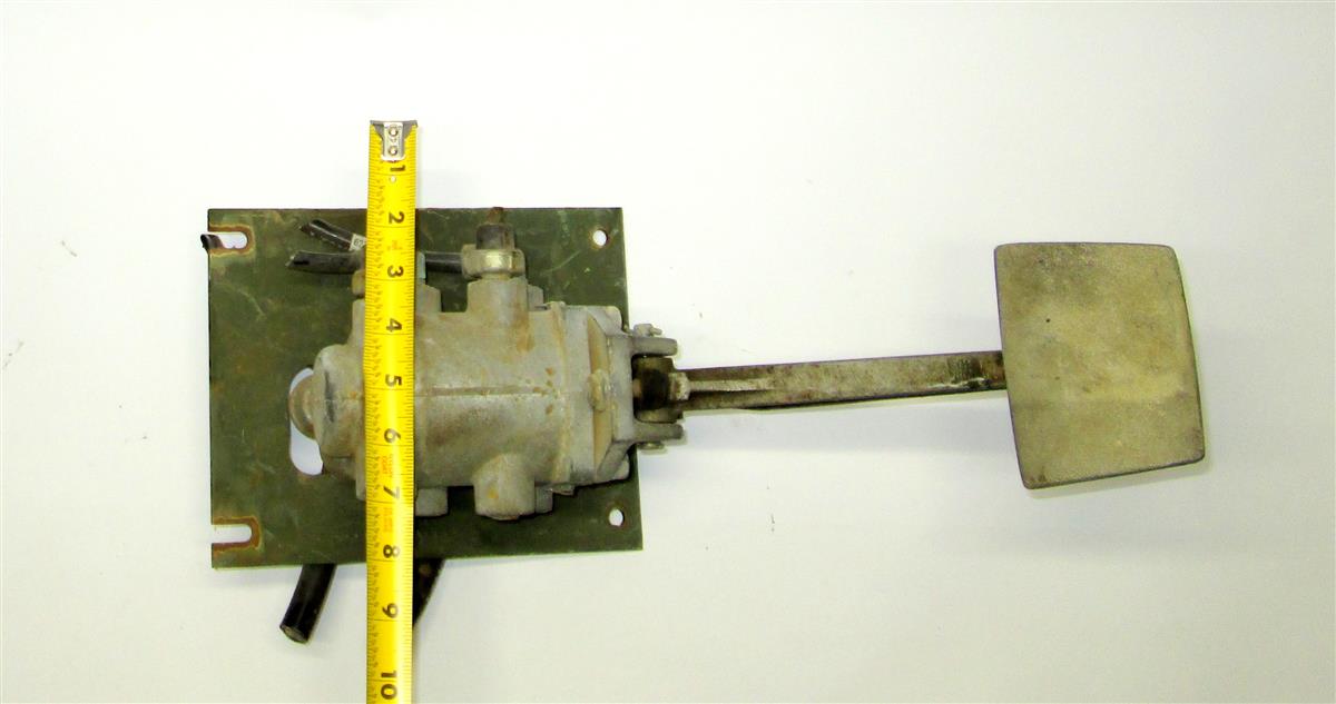 HEM-338 | HEM-338 Treadle Valve Assembly with Brake Pedal HEMTT M978 M983 M984 M984A1 (4).JPG