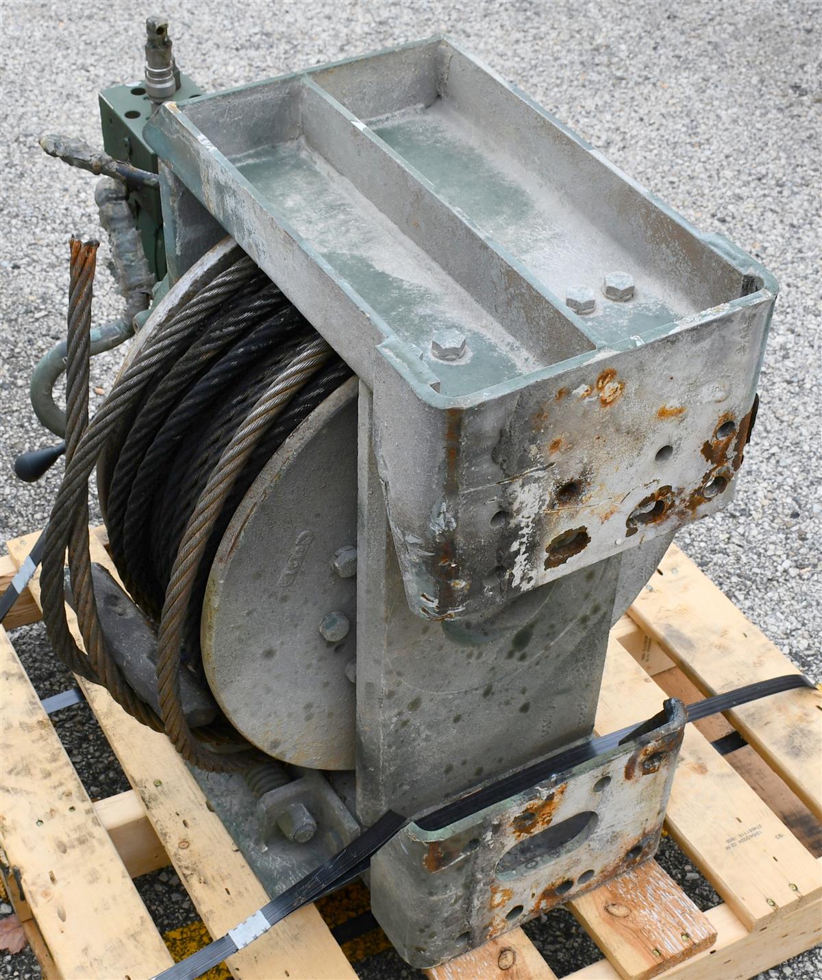 HEM-358 | HEM-358 Winch Assembly Oshkosh MTVR  (12).JPG