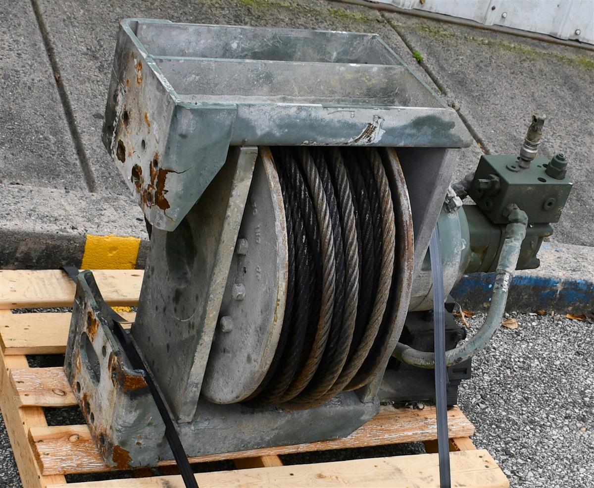HEM-358 | HEM-358 Winch Assembly Oshkosh MTVR  (4).JPG
