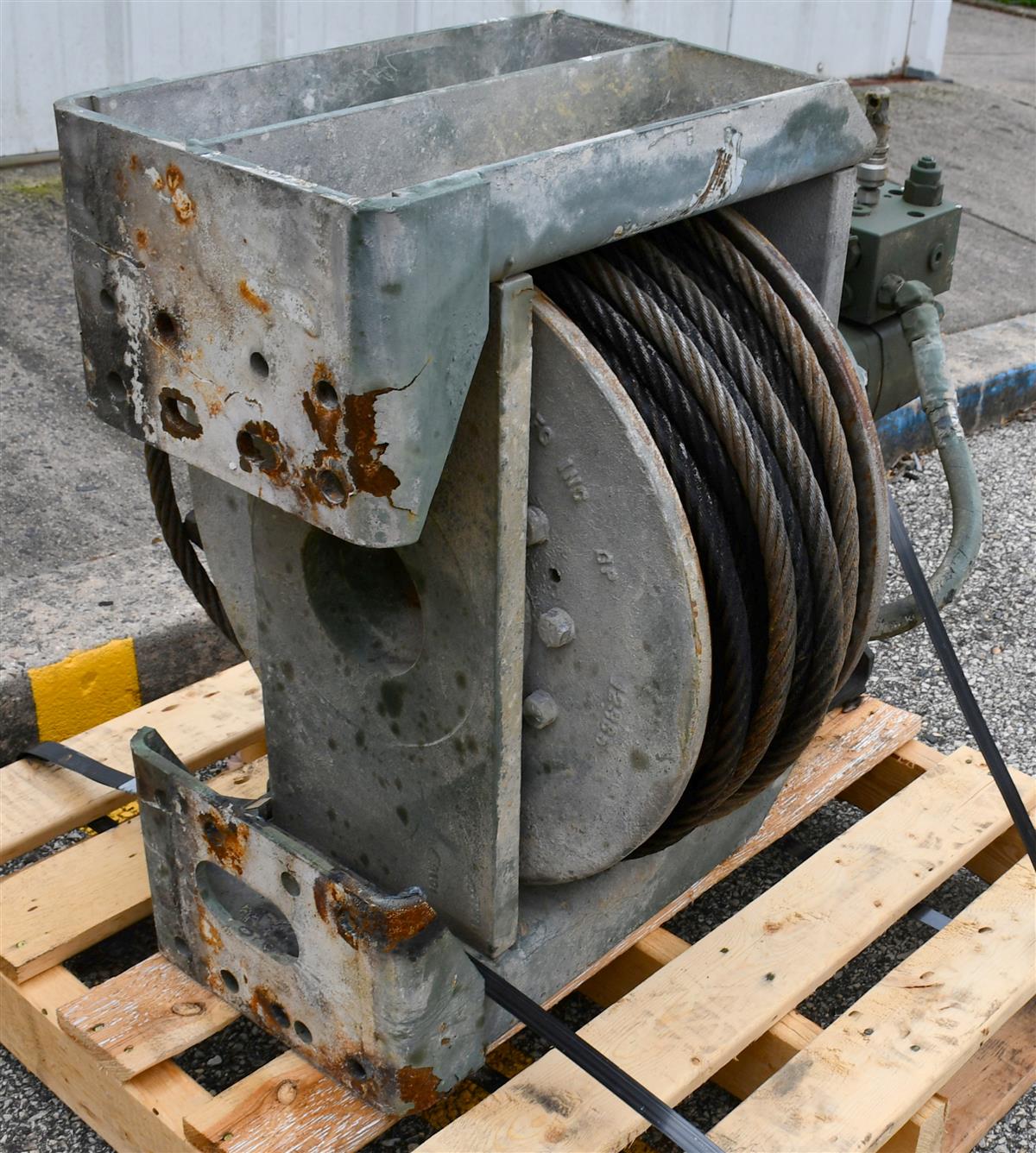 HEM-358 | HEM-358 Winch Assembly Oshkosh MTVR  (5).JPG