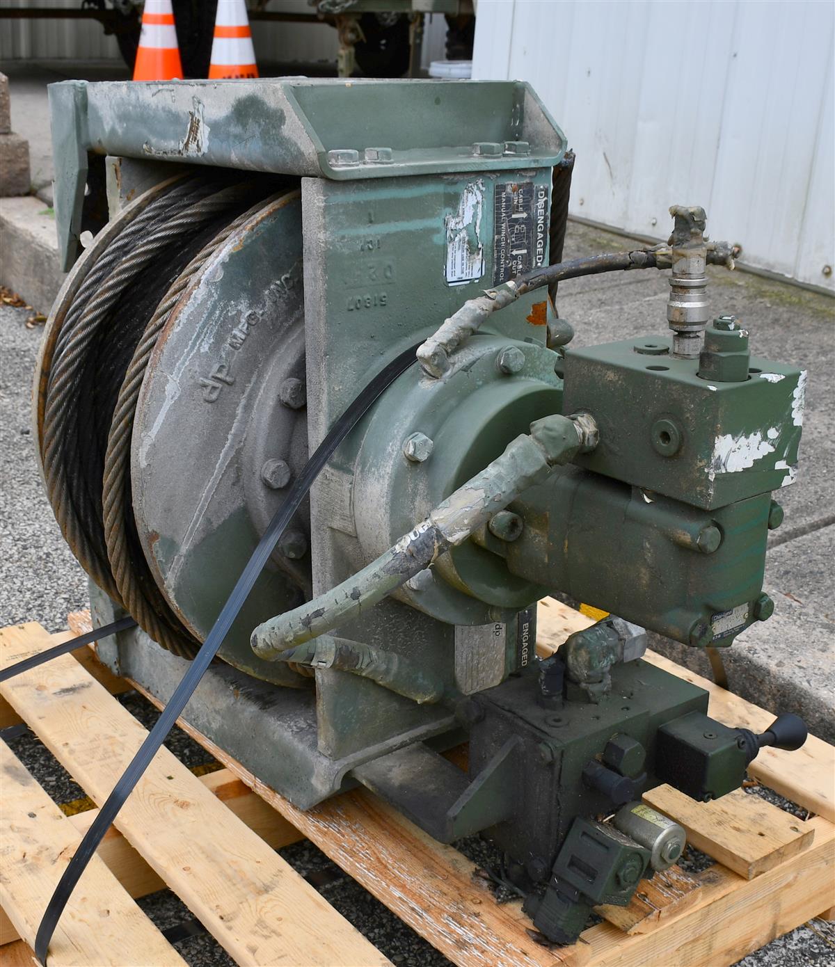 HEM-358 | HEM-358 Winch Assembly Oshkosh MTVR  (6).JPG