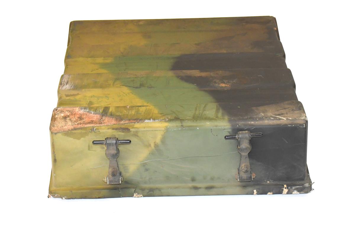 HET-156 | HET-156 Battery Box Cover M1070 (1).JPG