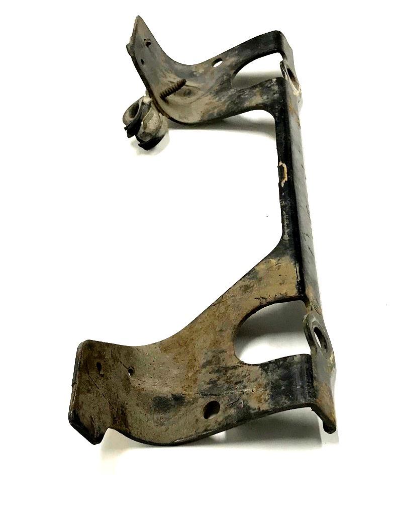 HM-1103 | HM-1103 6.2L Fuel Injection Line Bracket HMMWV  (3)(USED).jpg