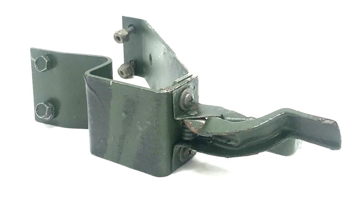 HM-1298 | HM-1298  M16M203 HMMWV Rifle Mount Recoilless Locking Clamp NOS (2).jpg