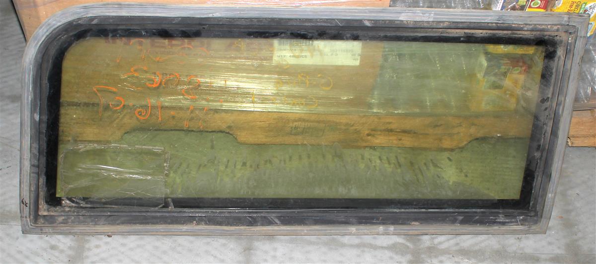 HM-1568 | HM-1568 Ballistic Passenger Side Windshield Window with Gasket HMMWV Update (9).JPG
