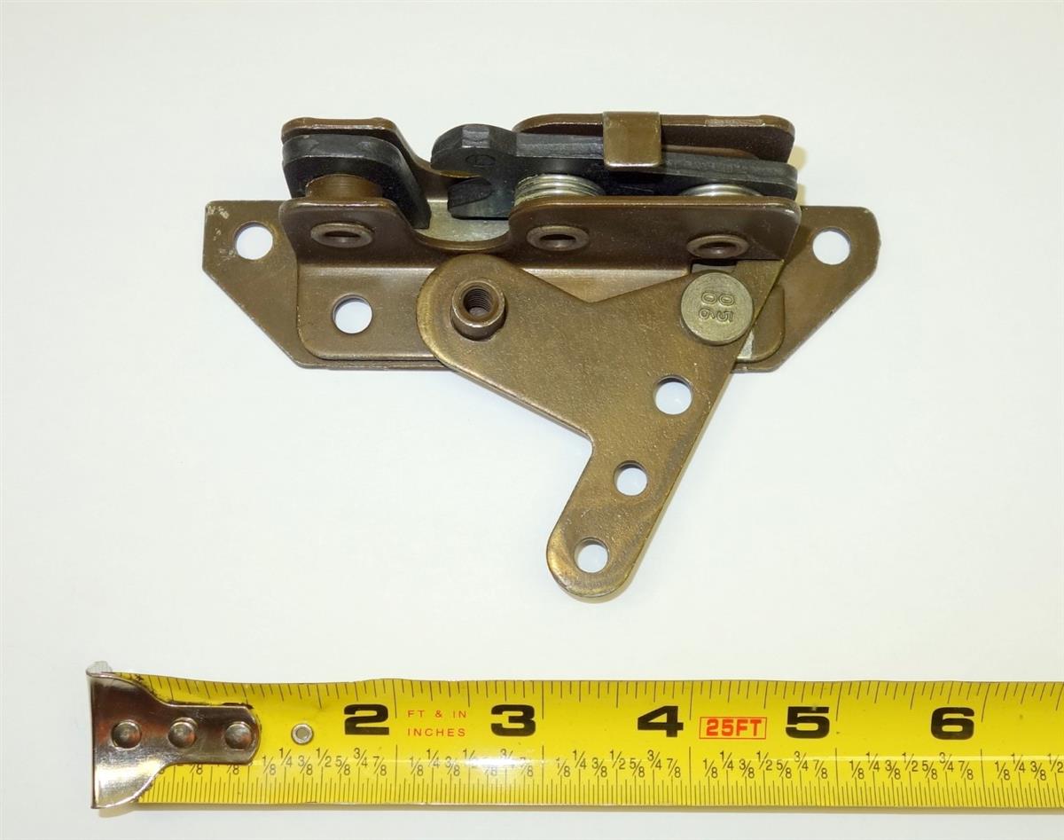 HM-1961 | HM-1961 Right Passenger Side Door Latch (4).JPG