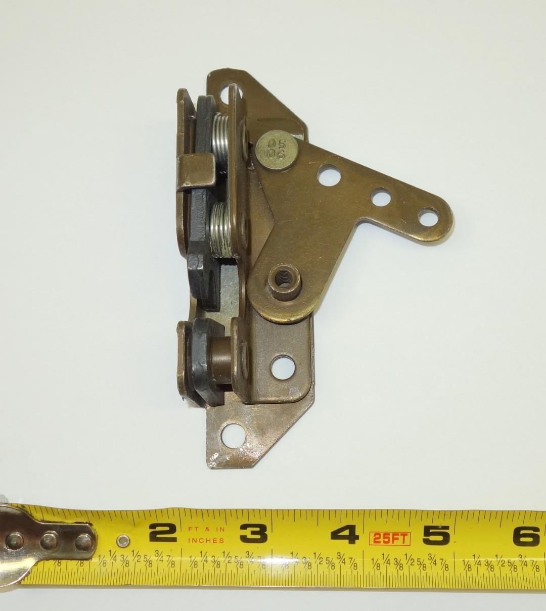 HM-1961 | HM-1961 Right Passenger Side Door Latch (5).JPG