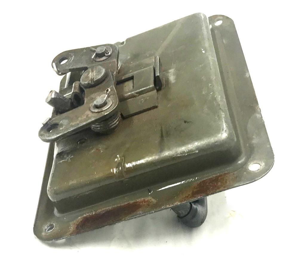 HM-347 | HM-347  Rear Deck Lid Latch HMMWV USED (10).jpg