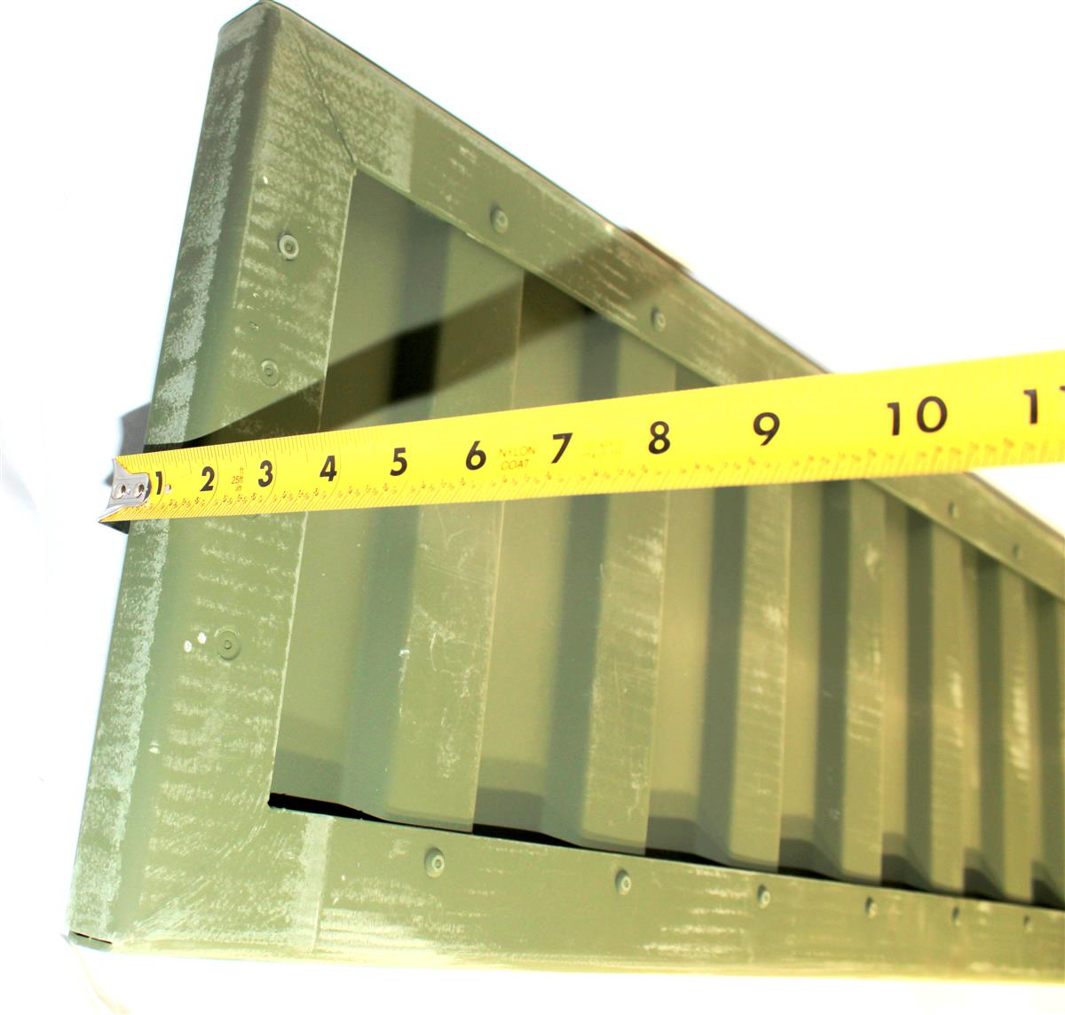 HM-3695 | HM-3695 Green 4 Man Bulkhead Divider with Seal HMMWV (7).JPG