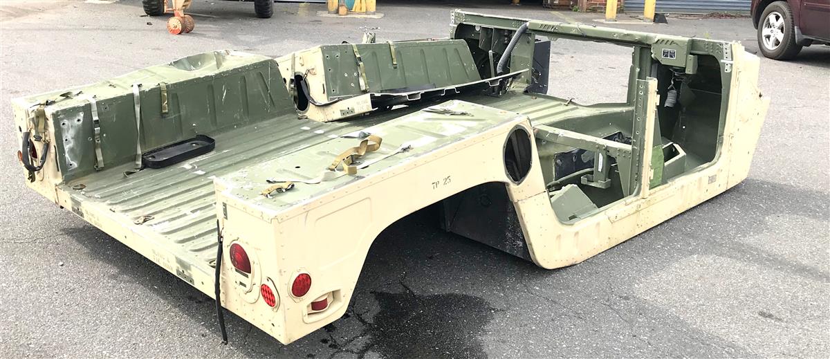 HM-990 | HM-990  HMMWV M1121 Truck Utility Tow Utility Tow Carr, ARMD 1 14 4X4 (3).JPG