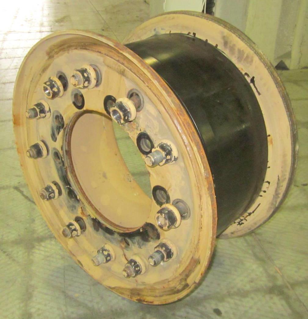 TI-1820 | Hutchinson 10 Hole 12 Stud CTIS Wheel (1).JPG