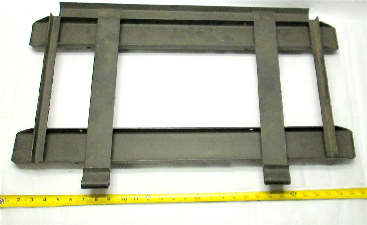 M35-815 | M35-815 Battery Box Support Retainer M35 (2).JPG