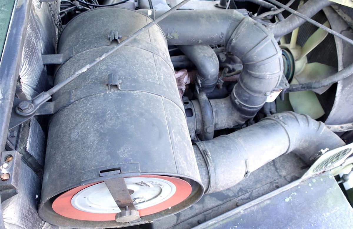 M9-948 | M915 Truck T-11232017-0817-08 Interior and Engine (9) (Large).JPG