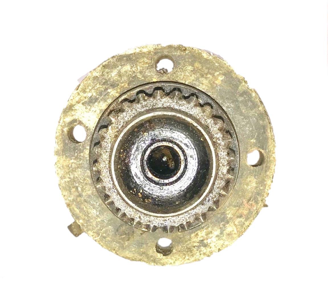 MU-416 | MU-416 Transmission Input Gear Retainer with Input Gear Shaft (1) (Large).jpg