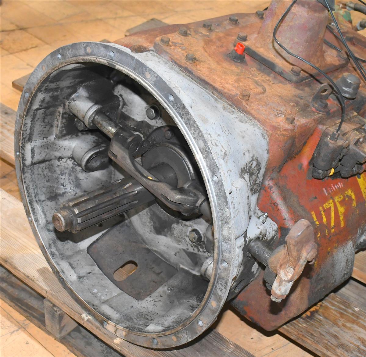 SP-519 | Manual 13 Speed Eaton Fuller Transmission Overdrive (5).JPG