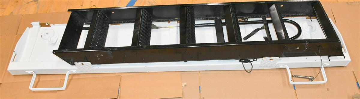 SP-2408 | SP-2408 Boarding Ladder with Tailgate  (3).JPG