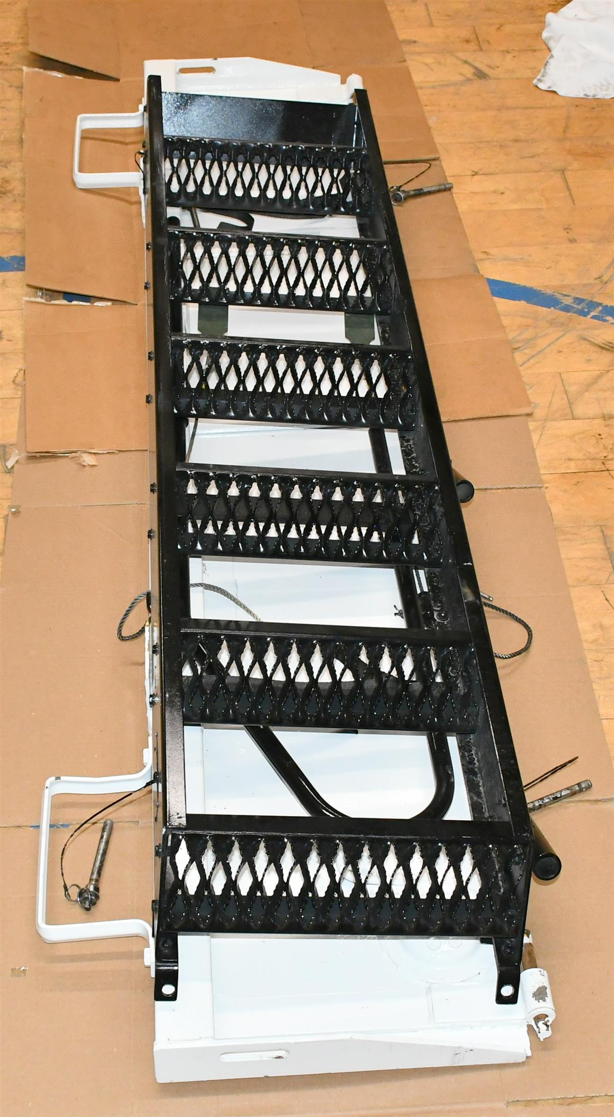 SP-2408 | SP-2408 Boarding Ladder with Tailgate  (5).JPG