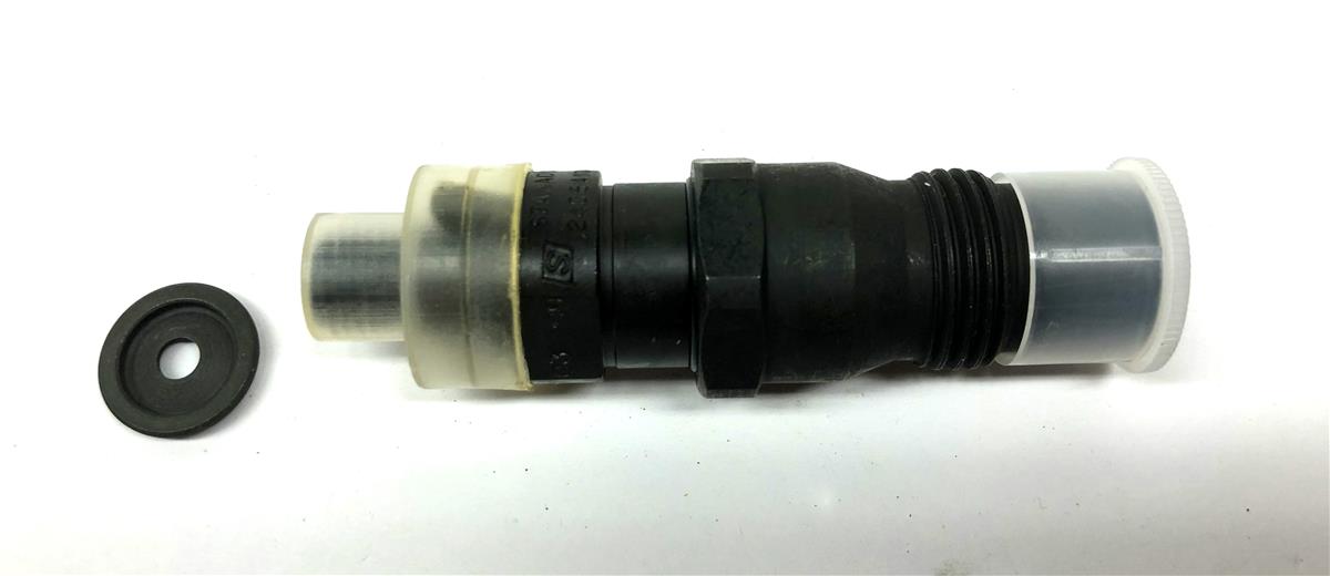 SP-2722 | SP-2722 Wisconsin Fuel Injector Nozzle and Kit (2).JPG