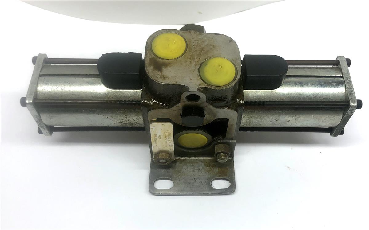 SP-2756 | SP-2756 Koehring Crane LRT180A Linear Directional Control Valve (3).JPG