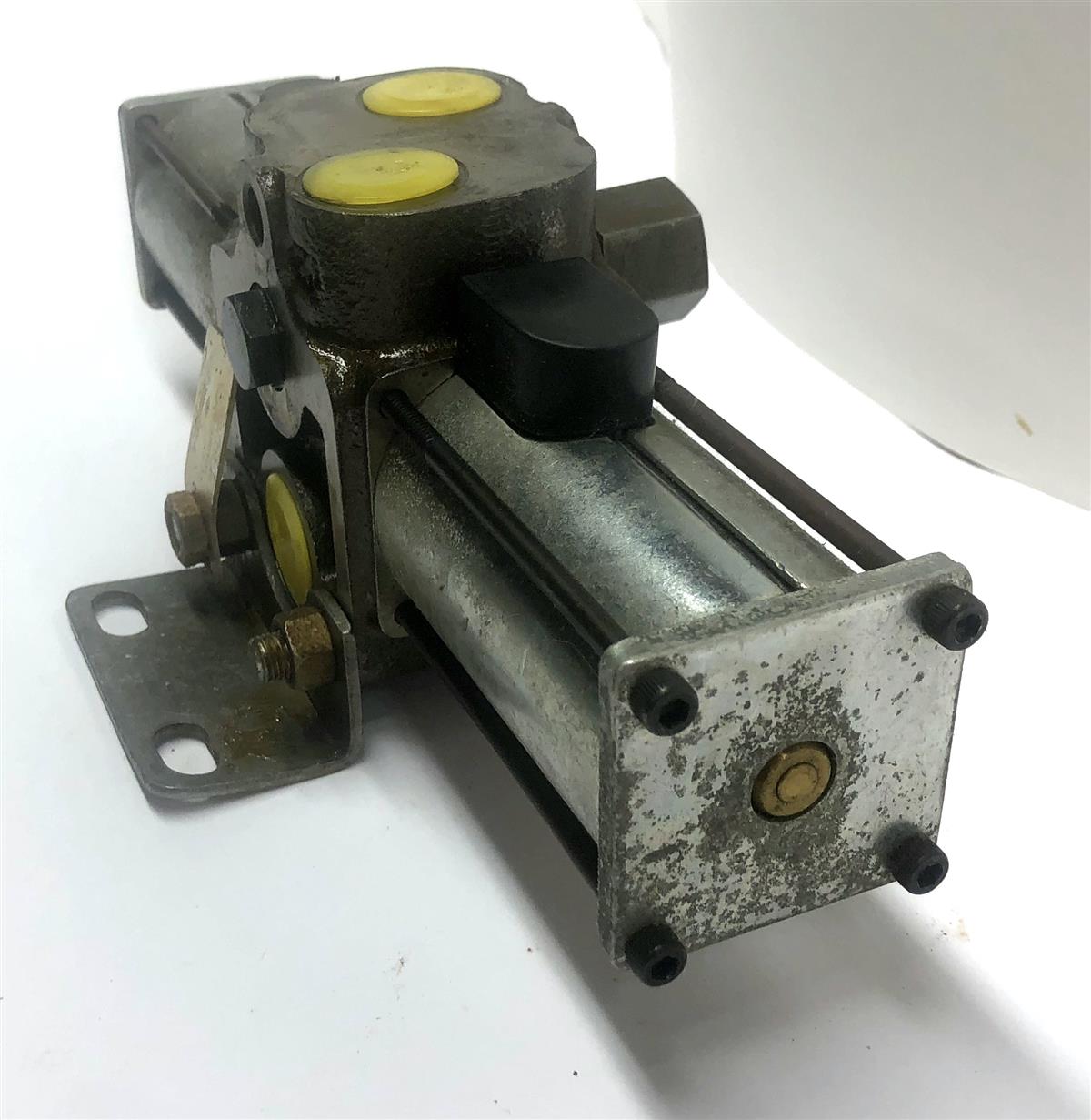 SP-2756 | SP-2756 Koehring Crane LRT180A Linear Directional Control Valve (4).JPG