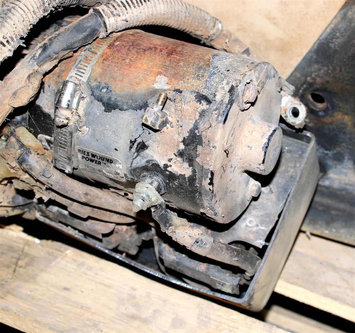 SP-2984 | SP-2984 Warn Series 12 Hydraulic Winch 24 Volt Electric with Brackets (10).JPG