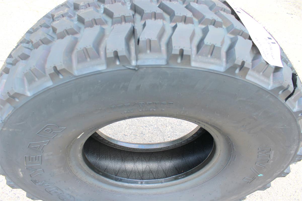 TI-124 | TI-124 Goodyear MVT MVT 39585R20 Radial Tire 100% Tread  (1).JPG