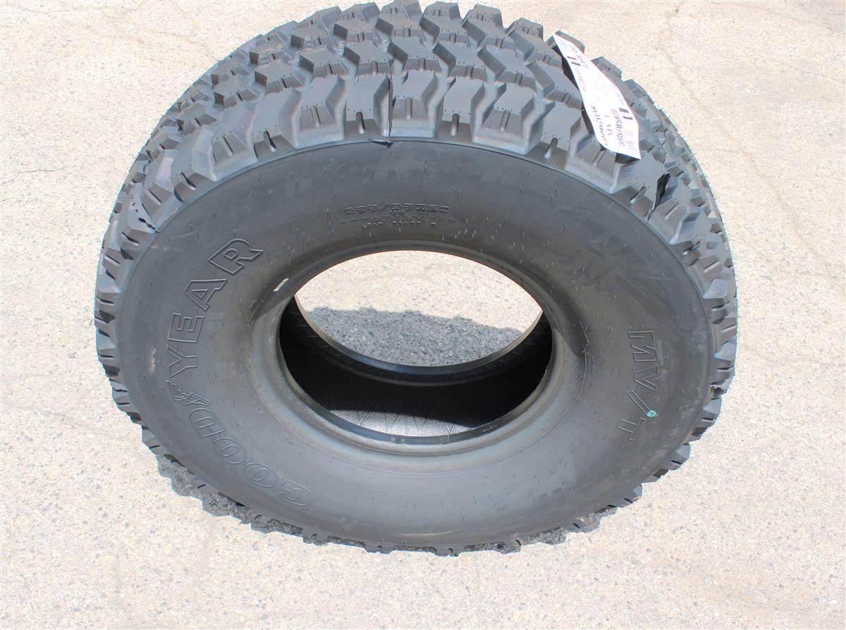 TI-124 | TI-124 Goodyear MVT MVT 39585R20 Radial Tire 100% Tread  (18).JPG