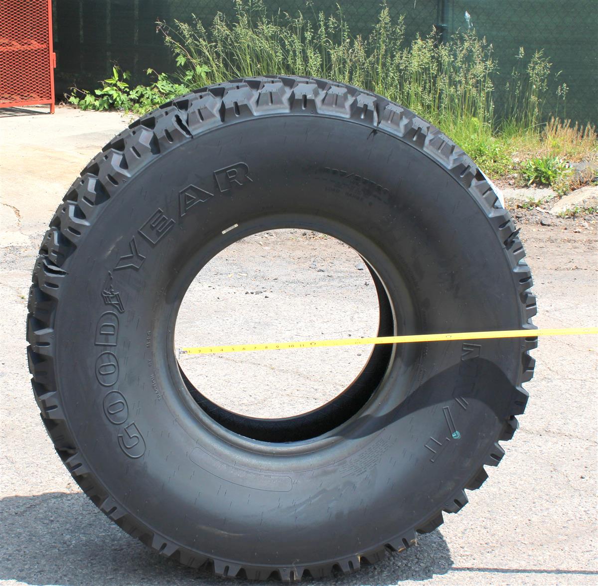 TI-124 | TI-124 Goodyear MVT MVT 39585R20 Radial Tire 100% Tread  (2).JPG