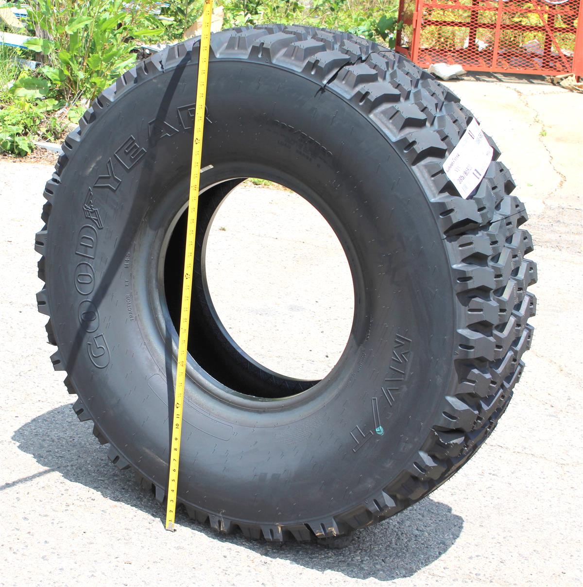 TI-124 | TI-124 Goodyear MVT MVT 39585R20 Radial Tire 100% Tread  (4).JPG