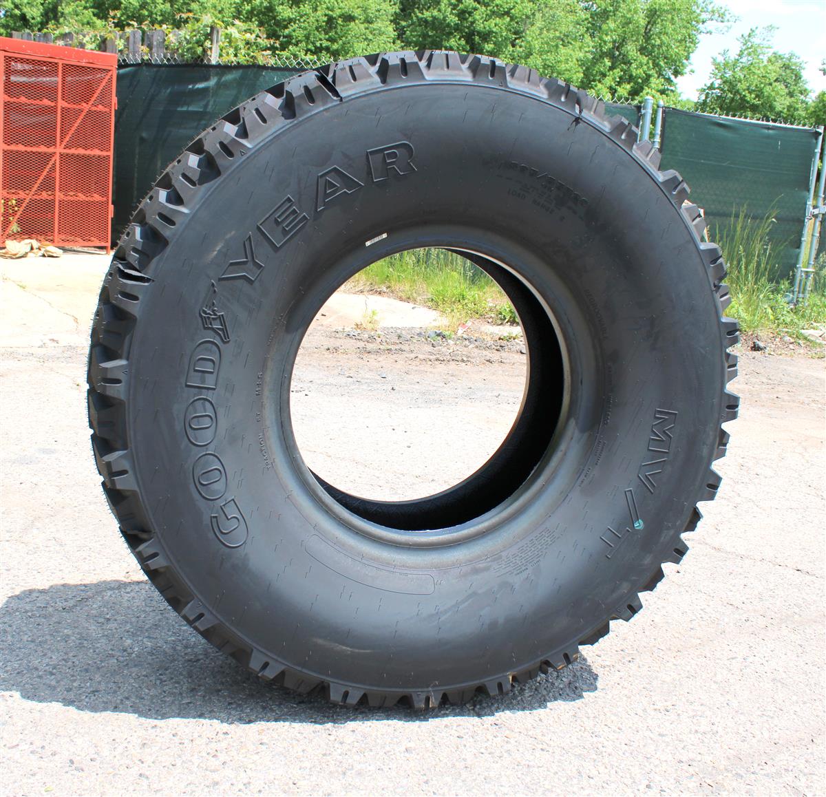 TI-124 | TI-124 Goodyear MVT MVT 39585R20 Radial Tire 100% Tread  (9).JPG