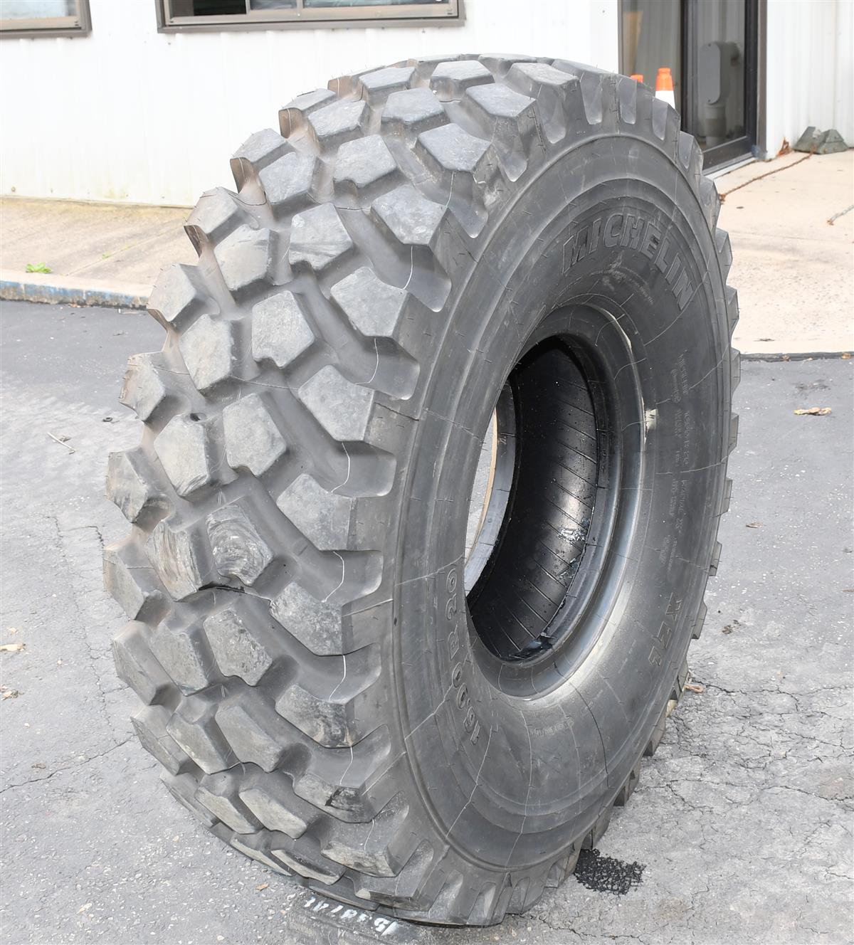 TI-168 | TI-168 Tire (1).JPG