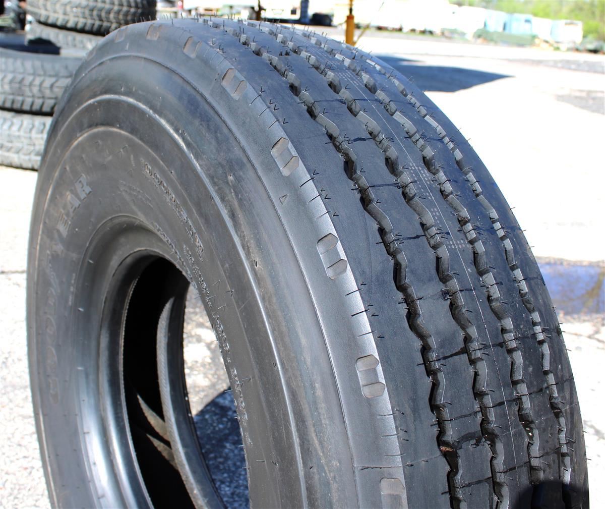 TI-1845 | TI-1845 Goodyear G114 10Rx15 100% Tread Tire (13).JPG