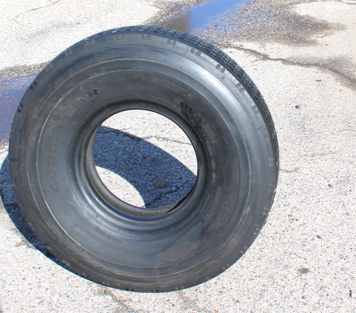 TI-1845 | TI-1845 Goodyear G114 10Rx15 100% Tread Tire (2).JPG