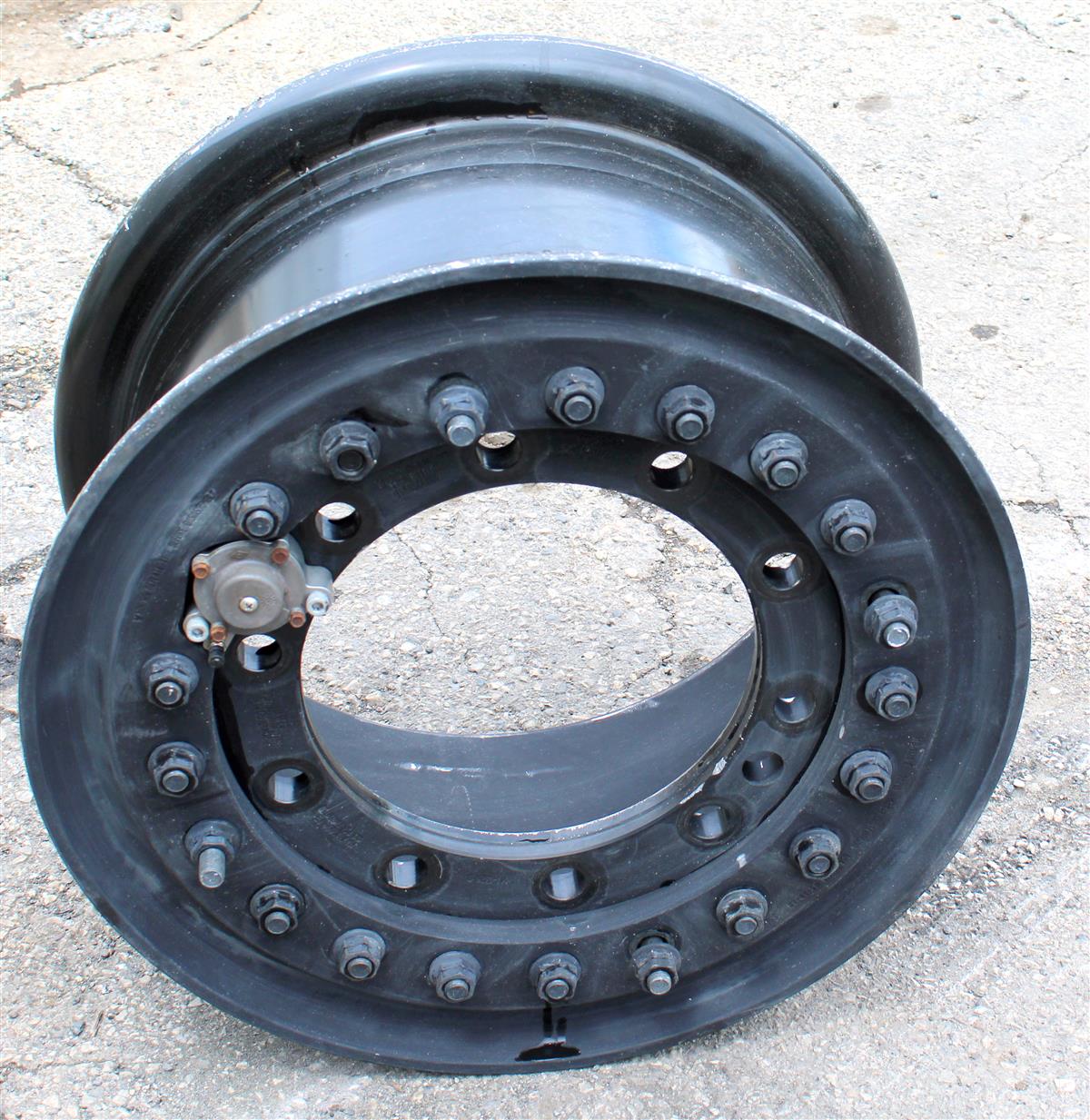 TI-1850 | TI-1850 Hutchinson Aluminum Rim Wheel CTIS for Oshkosh M-ATV MRAP (1).JPG