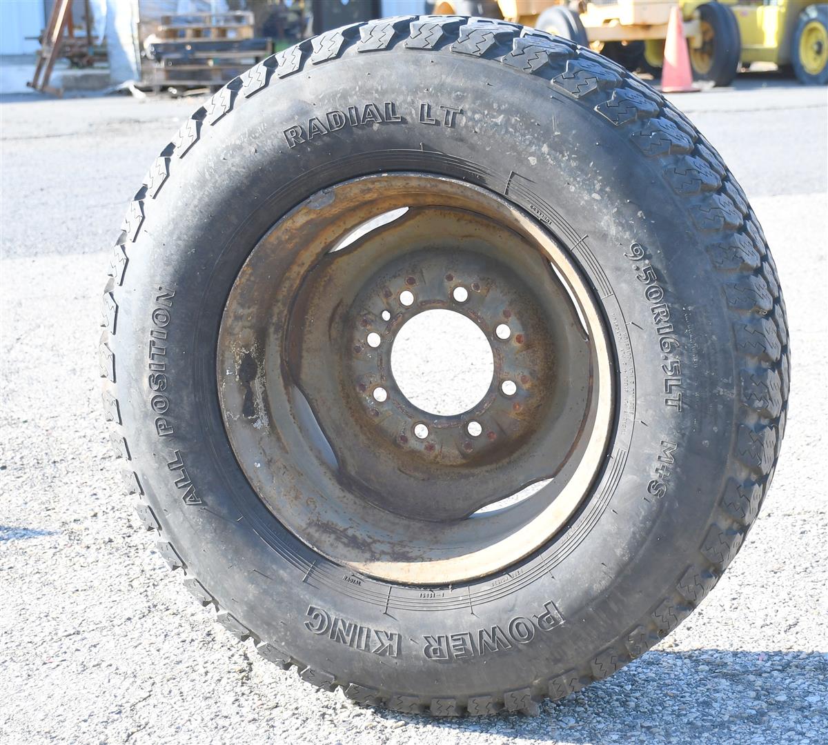 TI-1882 | TI-1882 Tire 85% (3).JPG