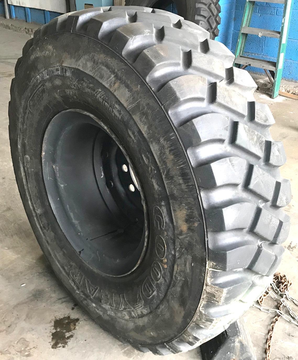 TI-367 | TI-367  Goodyear AT-2A 14.00R20 With Wheel (3).jpg