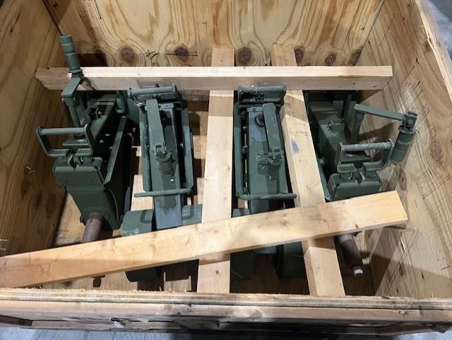 TR-231 | TR-231 Retractable Trailer Landing Leg with Wheel M105A2 M103A3.jpg