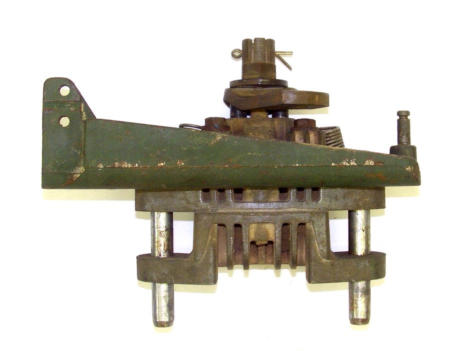 HM-574 | 2530-01-174-7441 Emergency Brake Caliper with Mounting Bracket. USED (1).JPG