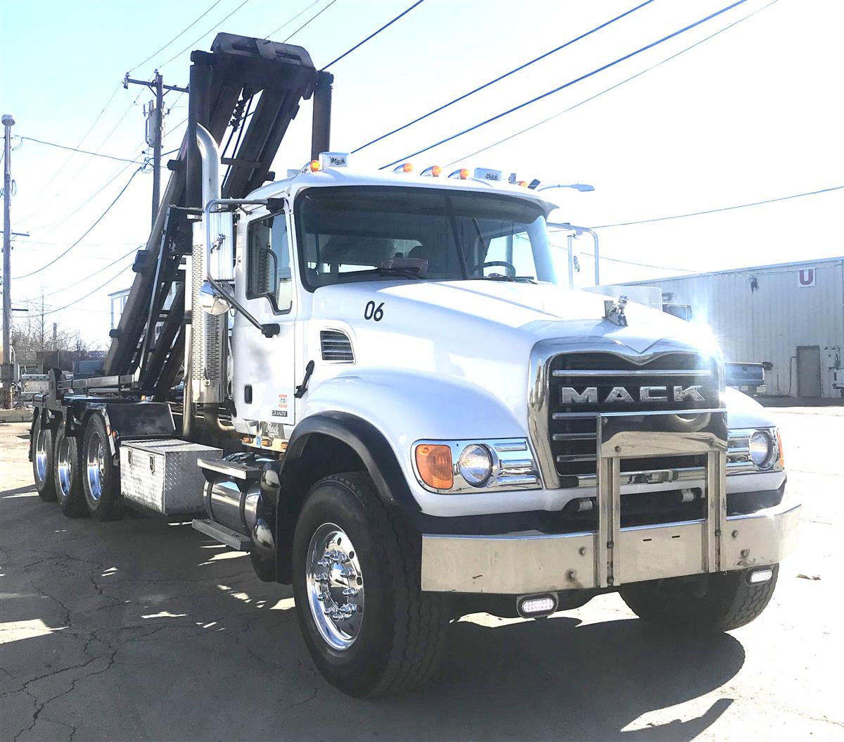 ebee794a-4026-4f7b-b726-e5f1a42c84e8-07172019-cropped-2006%20MACK%20CV713%20%20%20(3)