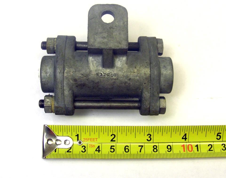 5T-779 | 4820-00-512-2364 Valve, Shuttle for Brake Booster (3).JPG