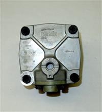 HEM-209 | 2530-01-474-5777 R12 Double C Air Pressure Relay Valve for HEMTT and MK23 NOS (10).JPG