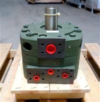 9M-825 | 4320-01-112-8365 Rear Drag Winch Hydraulic Motor for M936 M939A1 and M936A2 Wrecker. NOS (7).JPG