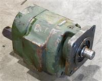 5T-693 | 5T-693 Hydraulic Motor 20,000 Lb. Garwood Crane Wrecker(10).JPG