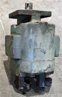 5T-693 | 5T-693 Hydraulic Motor 20,000 Lb. Garwood Crane Wrecker(5).JPG