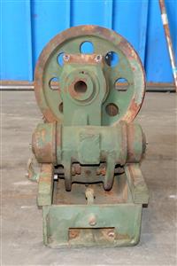 5T-972 | 5T-972 45000 Lb Rear Winch Level Wind with Track for M816 M936 Wreckers USED (10).JPG