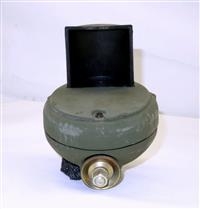 COM-5223-Metal | 6220-01-037-4812 12 Volt Blackout Drive Light with Metal Housing for M Series Trucks. NOS (3).JPG
