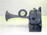 SP-1697 | 6350-01-060-0727 24 Volt Federal Signal Resonating Horn for Aircraft Ship Safety Fire Horn NOS (5).JPG