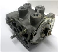 9M-1083 | 9M-1083 M939 Series Treadle Brake Valve (4).JPG